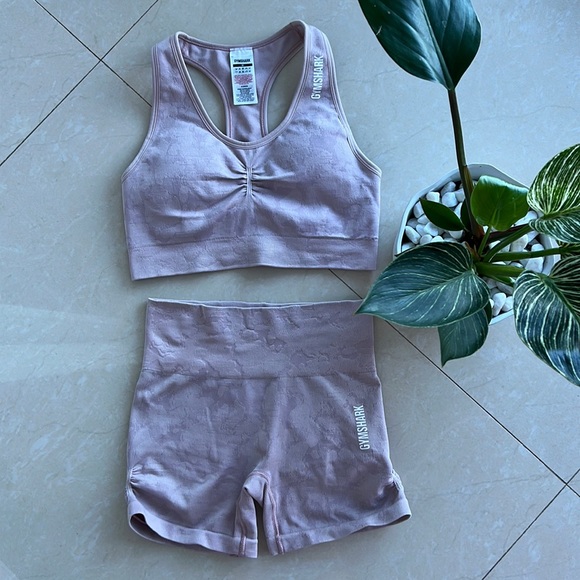 Like New Gymshark Adapt Seamless Blush Pink Camo Set - M Sports Bra / XS… - Picture 1 of 5